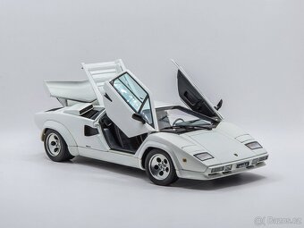 Lamborghini Countach 5000s 1:18 Autoart - 15