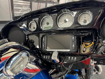 Harley Davidson Street Glide 115 Anniversary - 15