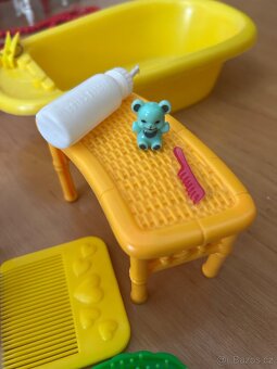 Kuchyňka,postel,skříň,křeslo ,auto a další hračky - 15