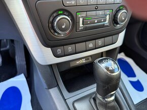 ► ŠKODA YETI 2,0 TDI 4x4-PARK. SENZORY, NEZAV. TOPENÍ,NAVI ◄ - 15