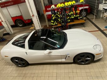 Prodám Corvette C6 R437 motor 6.2 V8 437 koní eu verze r.v 0 - 15