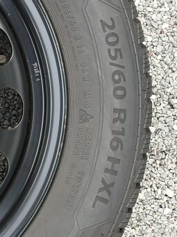 Pěkná zimní kola Škoda Octavia IV 205/60/16 vzorek 8mm - 15