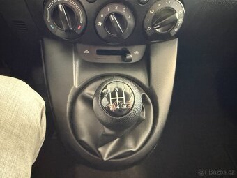 Mazda 2 1,4 55kW,SERVISKA - 15