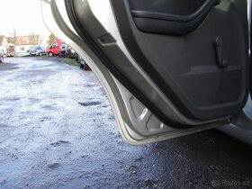 Prodám náhradní díly Ford Focus Mk2 kombi 1.6 16v 85kw - 15
