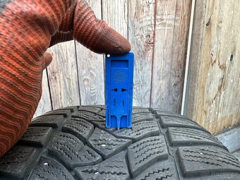 BMW řada 3 M-Paket ALU kola dvojrozměr - 225/45 R18 a 255/40 - 15