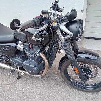 Triumph Street Twin 900 - 15