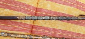 Vyřezávané dřevěné hole - 15