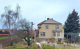 Prodej prvorepublikové vily na rozsáhlém pozemku v Křenovicí - 15