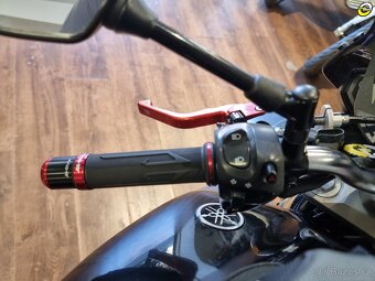 Yamaha XJ6 - 15