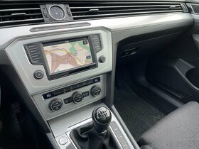 Volkswagen Passat 1.6 TDi Panorama-LED-Navigace - 15