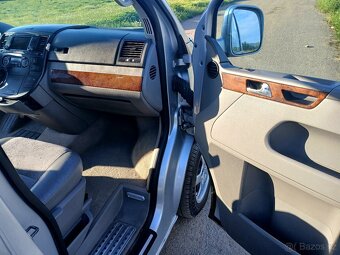 VW T5 VERZE HIGHLINE 1.9.TDI 77KW 7.MÍST KŮŽE ALCANTARA - 15