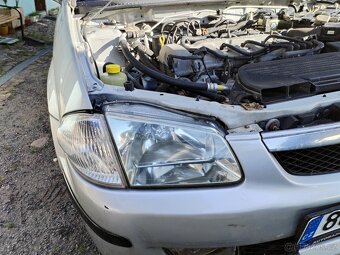Mazda 323 hatch - 15
