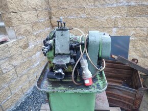 Odvalovací frézka na ozubení. - 15