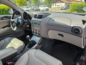 ALFA ROMEO GT 2004 3.2 V6 177kW BUSSO,MANUÁL,TEMPOMAT - 15