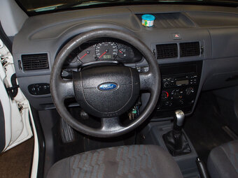 Ford Tourneo Connect 1.8 TDCi 230L /Tažný/ 8 Sedadel / Klima - 15