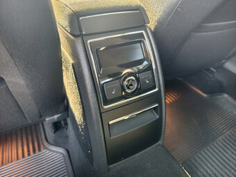 Škoda Superb 2.0 TDI, 103 kW elegance kombi, černá metalíza - 15