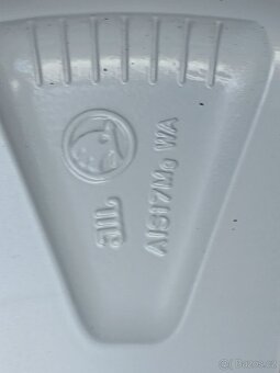 Zánovní zimní orig alu Škoda Scala Pirelli 205/50/17 8,5mm - 15