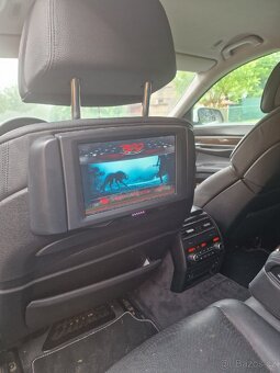 BMW 750i 4.4 V8 bi-turbo F01 2009 - 15