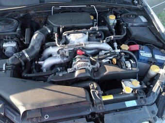 Subaru  Legacy 2,0  kombi - 15