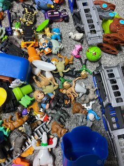 hračky staré hračky figurky kinder surprise autíčka - 15