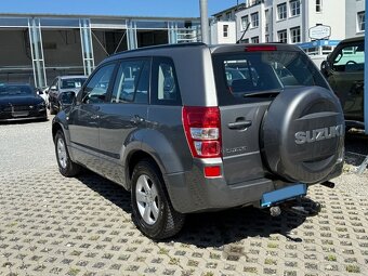 Suzuki Grand Vitara 2.0i Family Comfort benzín 103kw - 15