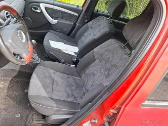 Dacia Logan 1.4i kombi Klima Model 2009 - 15