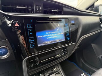 Toyota Auris Hybrid combi / 2016 - 15