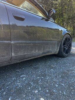 AUDI A4 AVANT B7 - 15