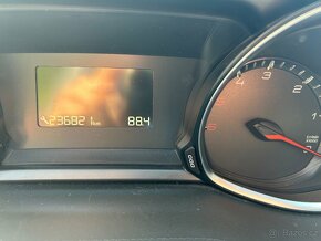 Peugeot 308 1.6hdi 68kw 236Tkm r.v.2014 top stav serviska - 15