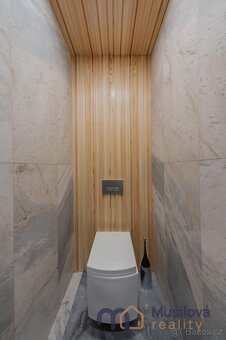 Prodej administrativní budovy 243 m2 pozemek 1.062 m2 - 15