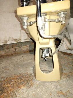 Umyvadla, bidety a WC - 15