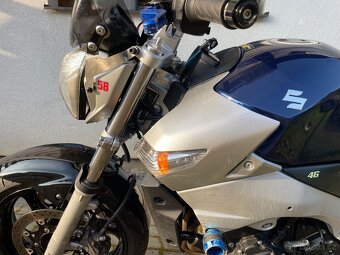Suzuki GSR 600 - 15