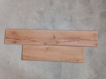 Krásná laminátová podlaha (více než 13 m2) - 15