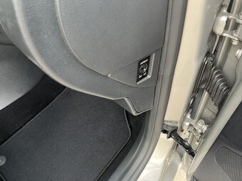 Škoda Fabia combi 1.2TSI 77KW, naj. 132 tis. km, klima - 15