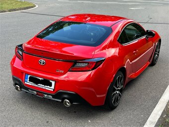 TOYOTA GR86 2.4 6MT - TOP - 15