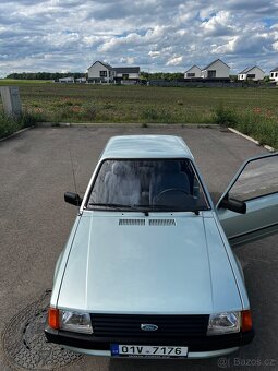 Ford Escort 1.3 - 15