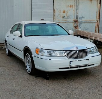 LINCOLN TOWN CAR 4,6 V8 - 15