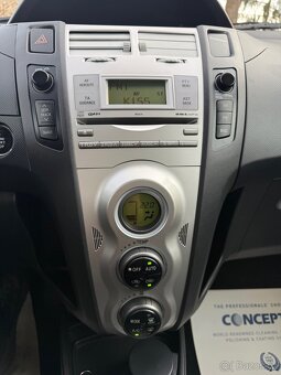 Toyota Yaris 1.3VVT-i  Executive AUTOMAT jen 135tkm - 15