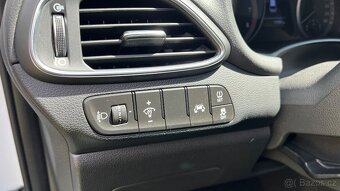 Hyundai i30 combi 1.4 T-GDI 103 kW automat - 15