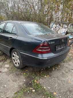 Mercedes Benz w203 2.0d 2003 sedan - 15