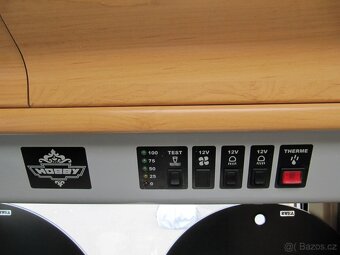 Prpdám karavan Hobby 495 UF,r.v.2002 + předstan + nosič kol. - 15