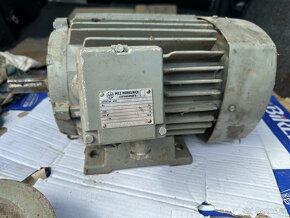 Elektromotor 2.2 kw , hoblovka,hydraulické cer - 15