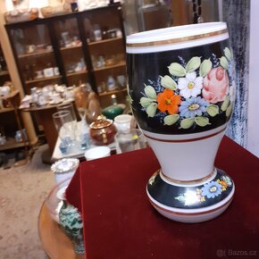 Starožitná váza z mléčného skla - 15