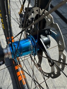Carbon sjezd bike DH kolo Mondraker SUMMUM karbon Fox40 DHX2 - 15