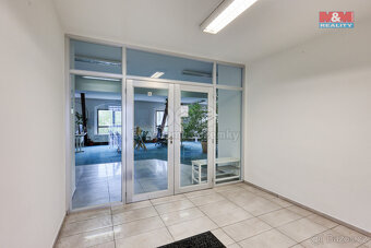 Prodej výrobního objektu, 1048 m², Králův Dvůr, ul. Tovární - 15