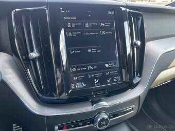 Volvo XC60 B5 173kW AWD R-Design - 15