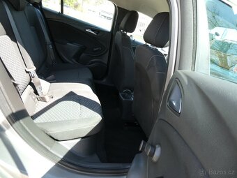 Opel Astra 1.6 CDTi 81kW LED,DPH,ČR,závěs - 15