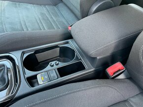Volkswagen Touran 1.6 TDI 85kW Highline 7 Míst  Navi - 15