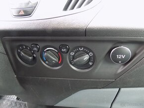 Ford Transit Custom 2.2 TDCI L1H1 KLIMA 9 MÍST - 15