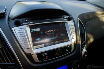 Hyundai ix35 2.0 CRDi VGT Premium 4x4 A/T - 15